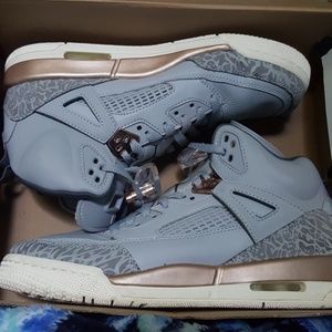 Jordan Spizike size 6.5 Youth Womens size 7.5/8